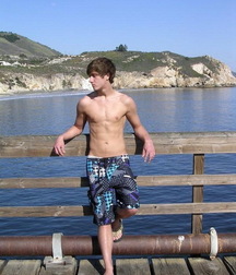 Hotties to find everywhere 61f1bf76a3817.jpg