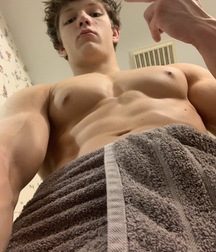 Hotties to find everywhere 61f1bfff38d2f.jpg