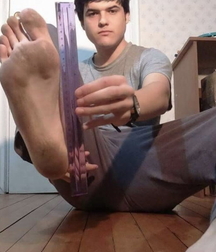 Sweaty and tasty toes 61f2ad7b57409.jpg
