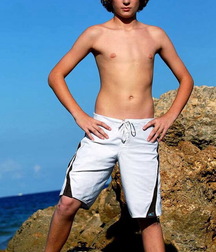 Adorating these bodies 61f6514f2d847.jpg