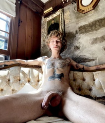 Jongens laten prachtige monsters zien 6207d413e1f4d.jpg