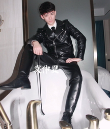 Praud wearing boots 627183eb369d9.jpg