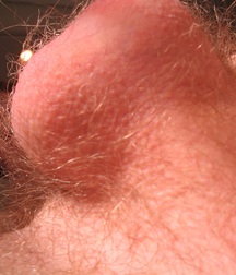 Gayteenred 5d5958612f121.jpg