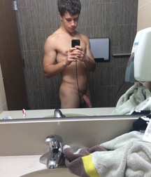 mirror selfies 5c36b757defe8.png