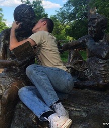 It all starts with a kiss... 5c3252594db87.jpg