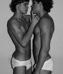 twins 5c3943b35f42b.jpg