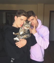 twins 5c3943c155308.jpg