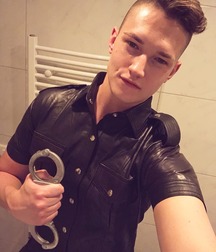 Leathers and some others   5c4d1cc20a596.jpg