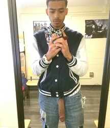 hot boys (nsfw) 5cb3221a53e59.jpg