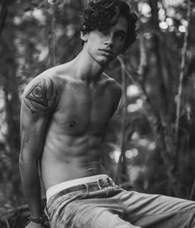Hot Boys (sfw) 5cbc4de6a5c63.jpg
