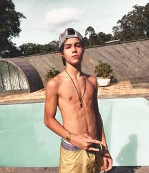Hot Boys (sfw) 5cbc4ea410621.jpg