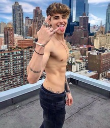Hot Boys (sfw) 5cbc542f2023d.jpg