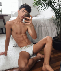 Hot Boys (sfw) 2 5cceafc3453e8.png