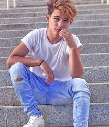 Hot Boys (sfw) 2 5cceb01334d3f.jpg