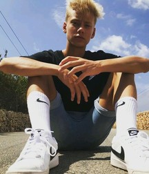 Hot Boys (sfw) 2 5cceb01c70fb3.jpg