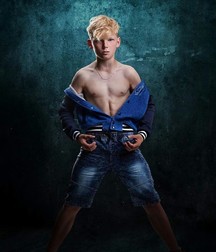 Hot Boys (sfw) 2 5cceb05c0f07b.jpg