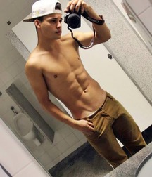 Hot Boys (sfw) 2 5cceb09c0a43f.jpg