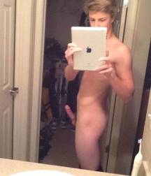 More Hot  Boys Mix 5cf28c6bad622.jpg