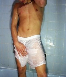 Showerboi 5c2f90f78e425.jpg