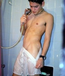 Showerboi 5c2f9114d1af7.jpg