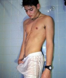 Showerboi 5c2f911a4dae2.jpg
