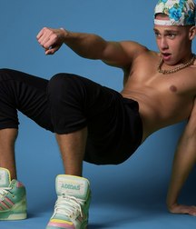 Shirtless Guys 5d8fbb4ad9da0.jpg