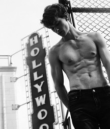 Shirtless Guys 5d8fbb7a5625c.jpg