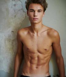 Lovable Twinks 5de81fafcf6a7.jpg