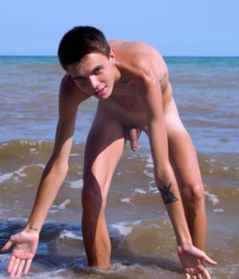 Lovable Twinks 5de81fb7a1b96.png