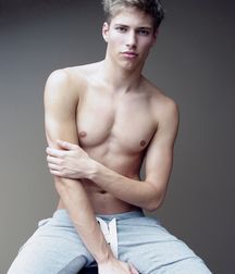boy discover 5d4b6b46a09a0.jpg