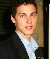 John Francis Daley 5c4a0b6ce43e3.jpg