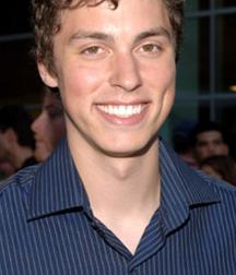 John Francis Daley 5c4a0b789b04f.jpeg