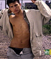 Ashton Kutcher 5c4d3edb7e1d2.jpg