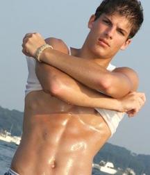 Ashton Kutcher 5c4d3ee71b888.jpg