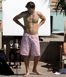 Ashton Kutcher 5c4d3eeeb500d.jpg