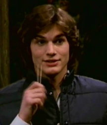 Ashton Kutcher 5c4d3f0368a3d.jpg