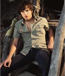 Ashton Kutcher 5c4d3f3a238a5.jpg