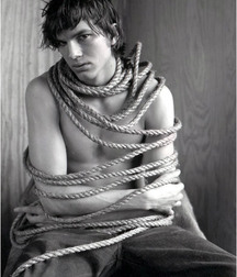 Ashton Kutcher 5c4d3f3c50c7c.jpg
