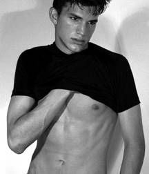 Ashton Kutcher 5c4d3f4940062.jpeg