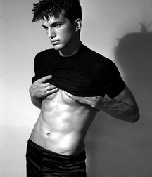 Ashton Kutcher 5c4d3f4c8bb84.jpg