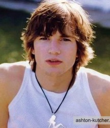 Ashton Kutcher 5c4d3f4d8d5be.jpg