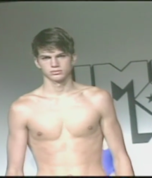 Ashton Kutcher 5c4d3f6870e2f.png