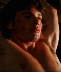 Tom Welling 5c4f2b769371f.gif
