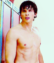 Tom Welling 5c4f2ba4be2be.gif