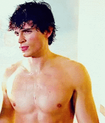 Tom Welling 5c4f2ba5c1d8e.gif