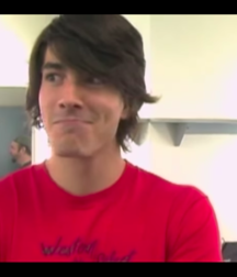 Brandon Routh 5c4f4561c1850.png