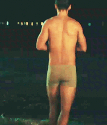 Brenton Thwaites 5c4fee62b58c0.gif