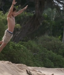 Brenton Thwaites 5c4fee66da9bb.jpg