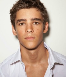 Brenton Thwaites 5c4fee6b1e823.jpg