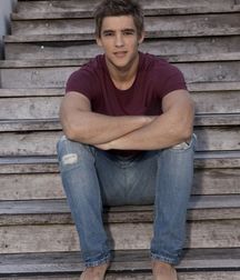 Brenton Thwaites 5c4fee76b98e4.jpeg